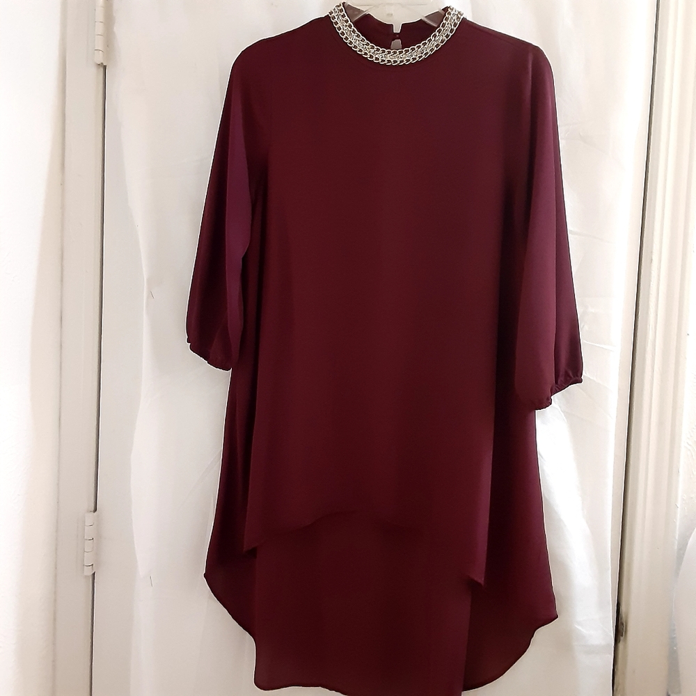 Moa Moa Top Burgundy 3/4 sleeves gold chain neckla